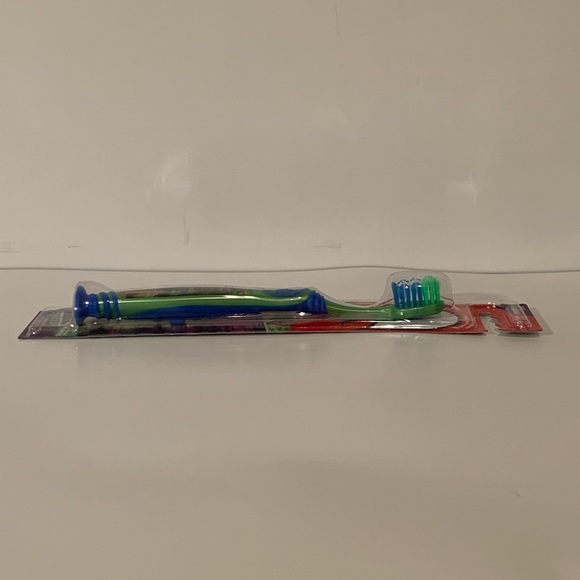 4/$25 [NEW] TEENAGE MUTANT NINJA TURTLES COLGATE KIDS TMNT EXTRA SOFT TOOTHBRUSH - Picture 4 of 4